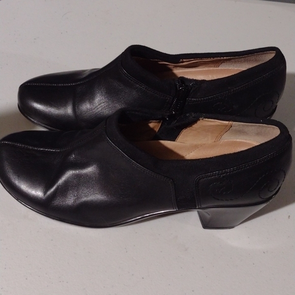 Umberto Raffini Shoes - UMBERTO raffini shoes size 39 euro 7 USA Black  leather Uppers  ankle boots